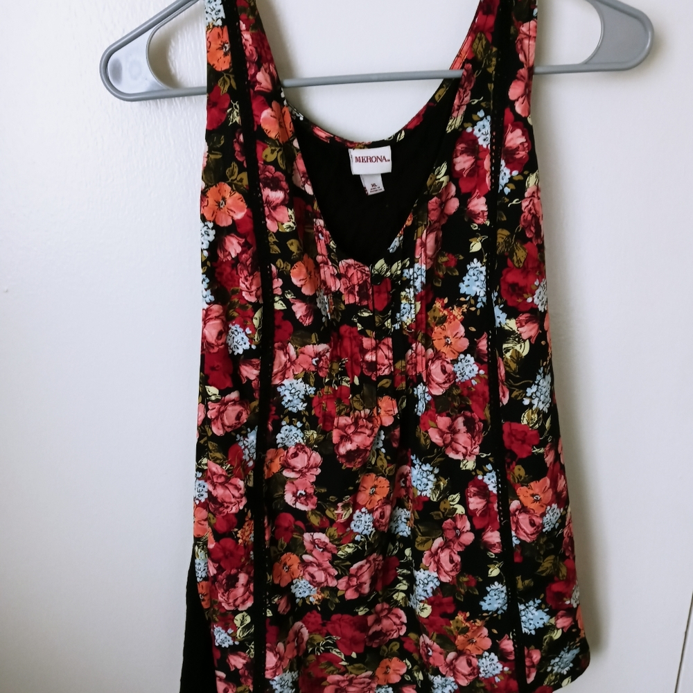 🎉 Merona floral short sleeve blouse